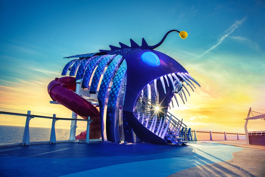 Royal Caribbean International, Symphony of the Seas, Ultimate Abyss 1, JordanDani.jpg